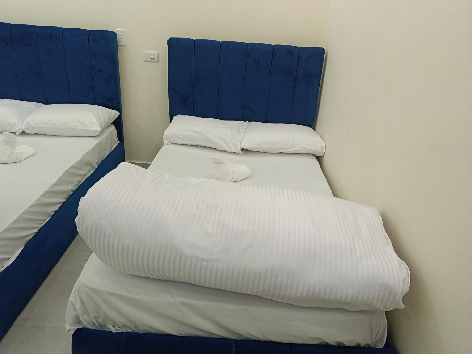 Pyramid Stars Inn Nazlet el-Sîsi Kültér fotó